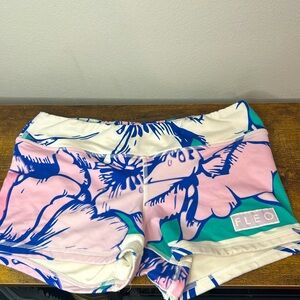 Flow Women’s Booty Shorts - M